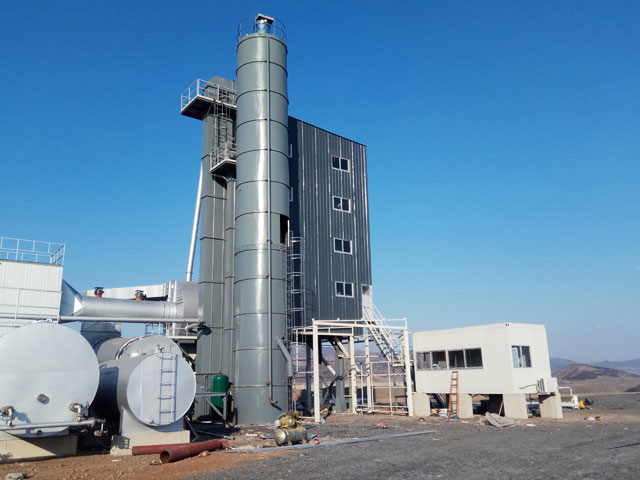 LB2000瀝青攪拌(ban)站