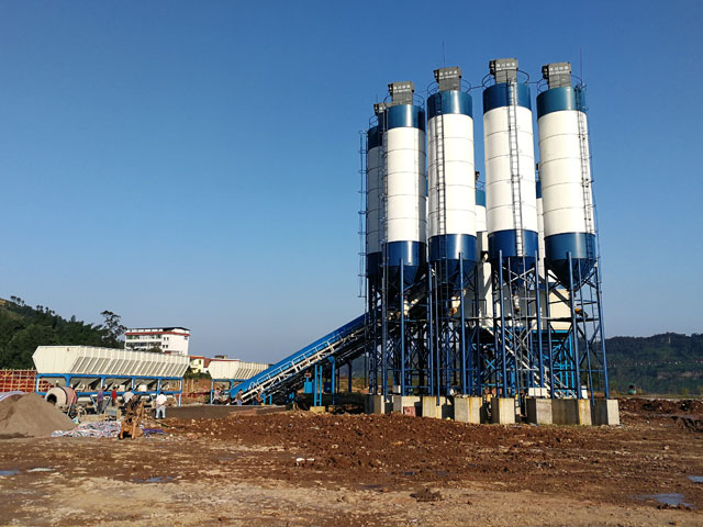 HZS120路橋(qiao)混凝土攪(jiao)拌站
